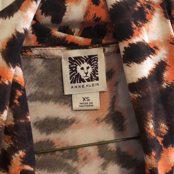 Anne Klein tie-neck blouse in gorgeous orange, tan and brown animal print - Picture 2 of 5